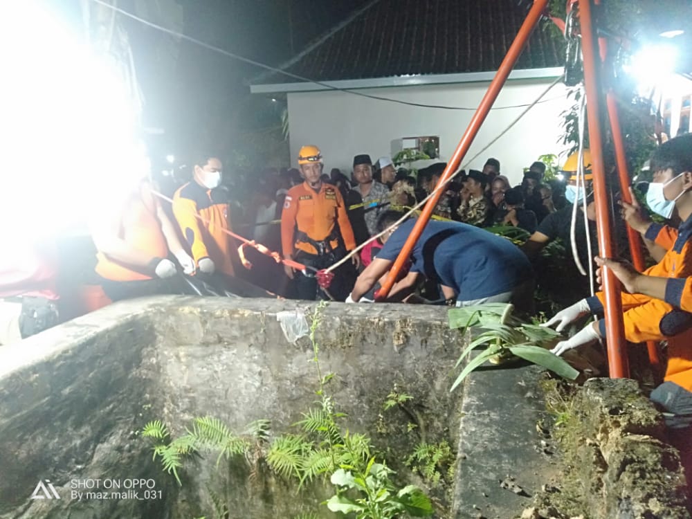 Geger,Mayat Wanita Ditemukan Di Dalam Sumur
