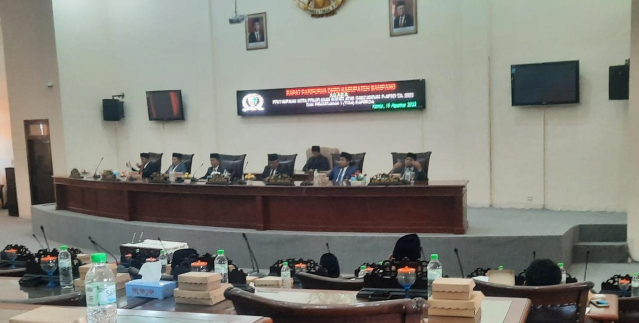 Gelar Paripurna Nota Penjelasan Bupati Raperda Perubahan APBD 2022