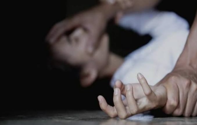 Bejat Paman Dan sepupu Tega Setubuhi   Remaja putri yatim