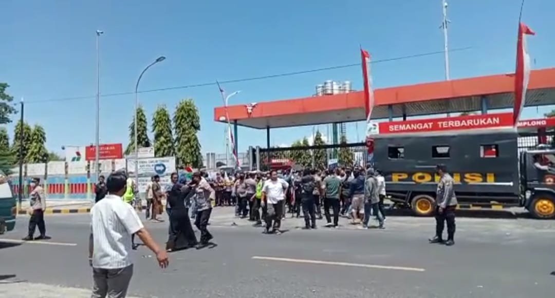 Aksi Demonstrasi Tolak BBM  Diamankan  Polres Sampang