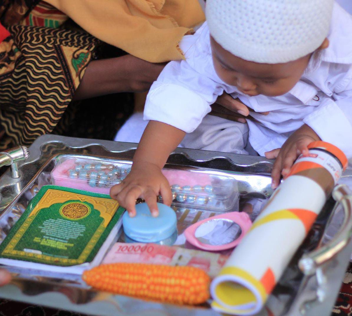 Tradisi  Budaya Turun Tanah Bayi Umur Tujuh Bulan di Madura