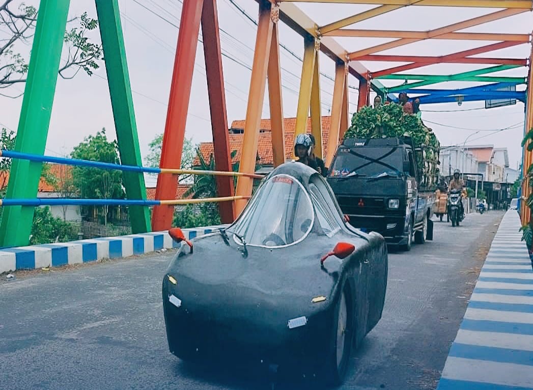 Penampakan Mobil listrik di Sampang