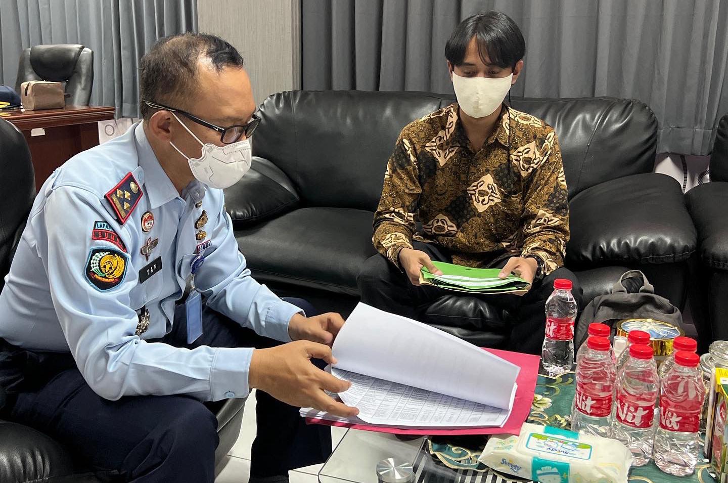 Perpustakaan Lapas Narkotika Kelas IIA Pamekasan Menerima Bantuan Buku dari Perpusnas RI