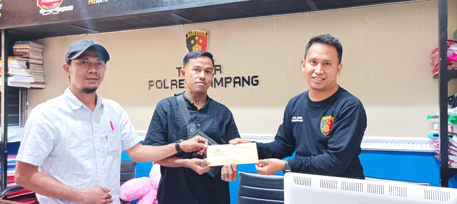 Mantan Kades di laporkan di duga gelapkan Gaji anggota BPD Karang Gayam Omben Sampang