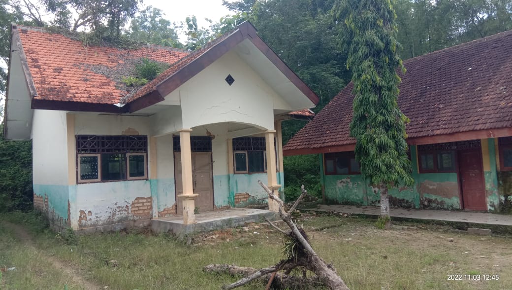 Perpustakaan Rusak Siswa Tidak Punya Tempat Baca