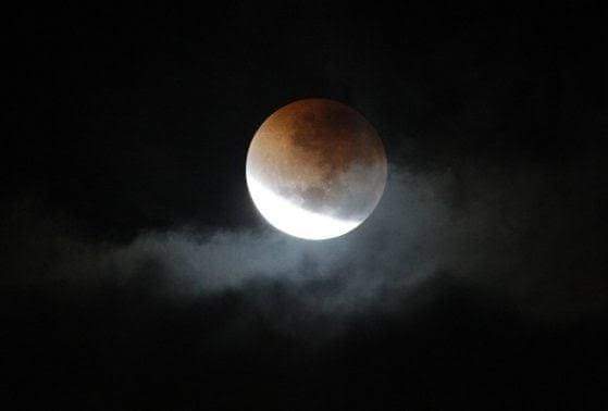 Fenomena Gerhana Bulan Total Terjadi di Wilayah Sampang