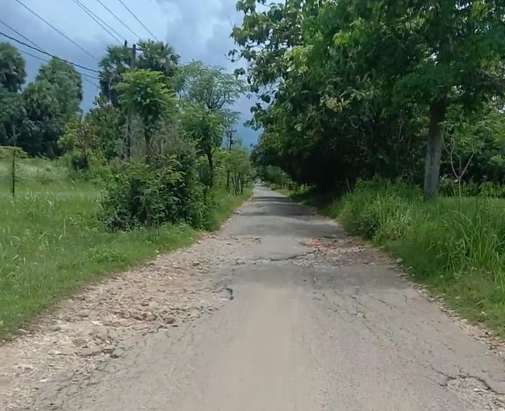 Jalan Kabupaten Puluhan Tahun Belum Tersentuh PJU