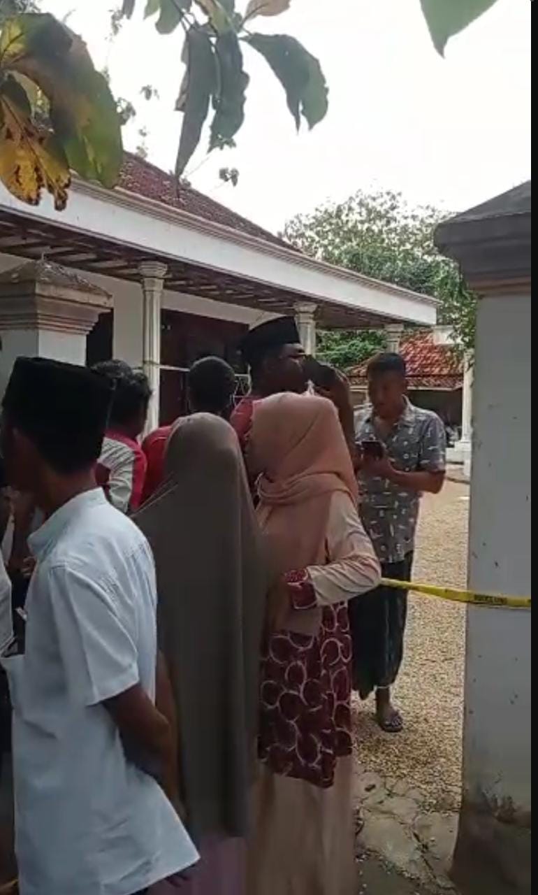 Diduga Korban Pembunuhan, Wanita di Banyuates Sampang Ditemukan Tewas dengan Luka Bacok di Rumahnya