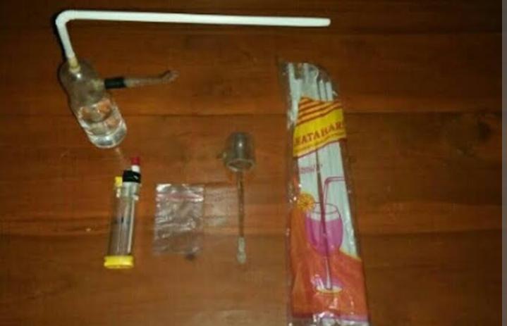 Asik Saat Pesta Sabu, Dua Pelaku Penyalahgunaan Narkotika Golongan Satu Diriskus Satreskoba Polres Pamekasan