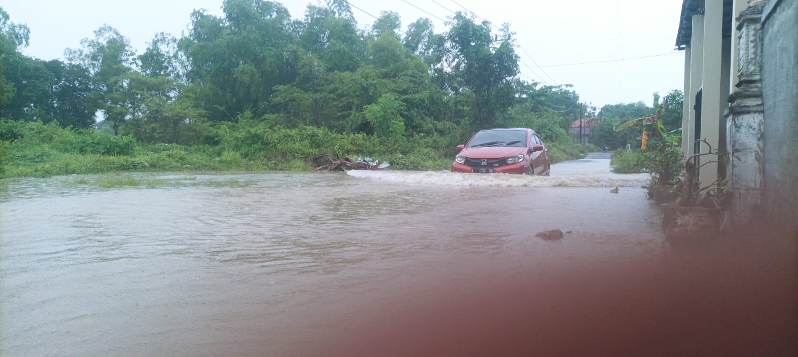 Warga Keluhkan Penyumbatan Drainase Akibat Gorong-Gorong Terlalu Kecil