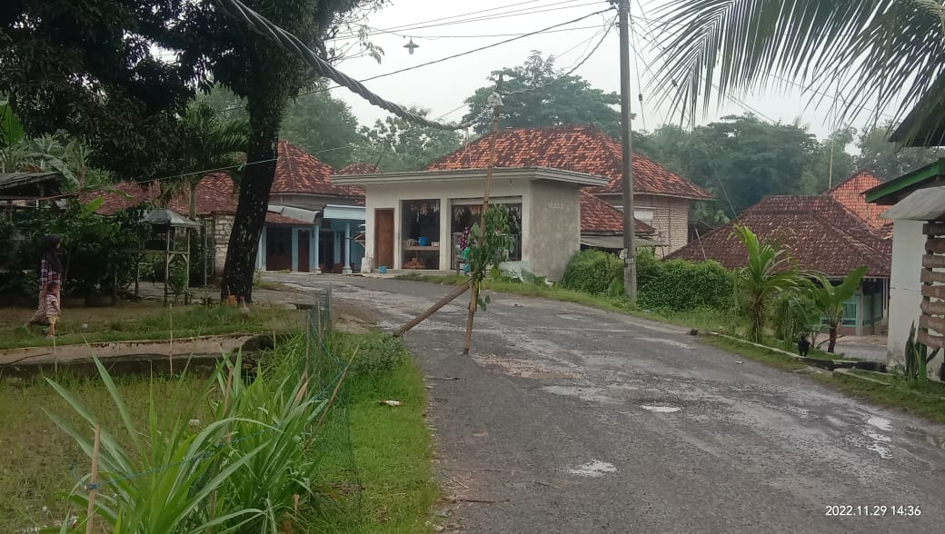 Oknum Petugas PLN Blega Nakal Membiarkan Kabel  Mengancam Nyawa Warga