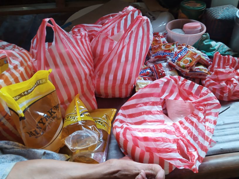 Rakyat Kecil Dicurangi, Hanya mendapat Rp300 Ribu dari Bansos Sebesar Rp900 Ribu
