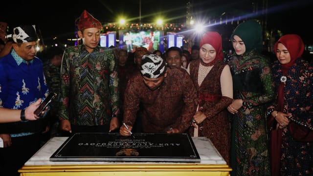 Puncak Acara Harjad Kab Sampang ke 399 dan Peresmian Alun Alun Trunojoyo