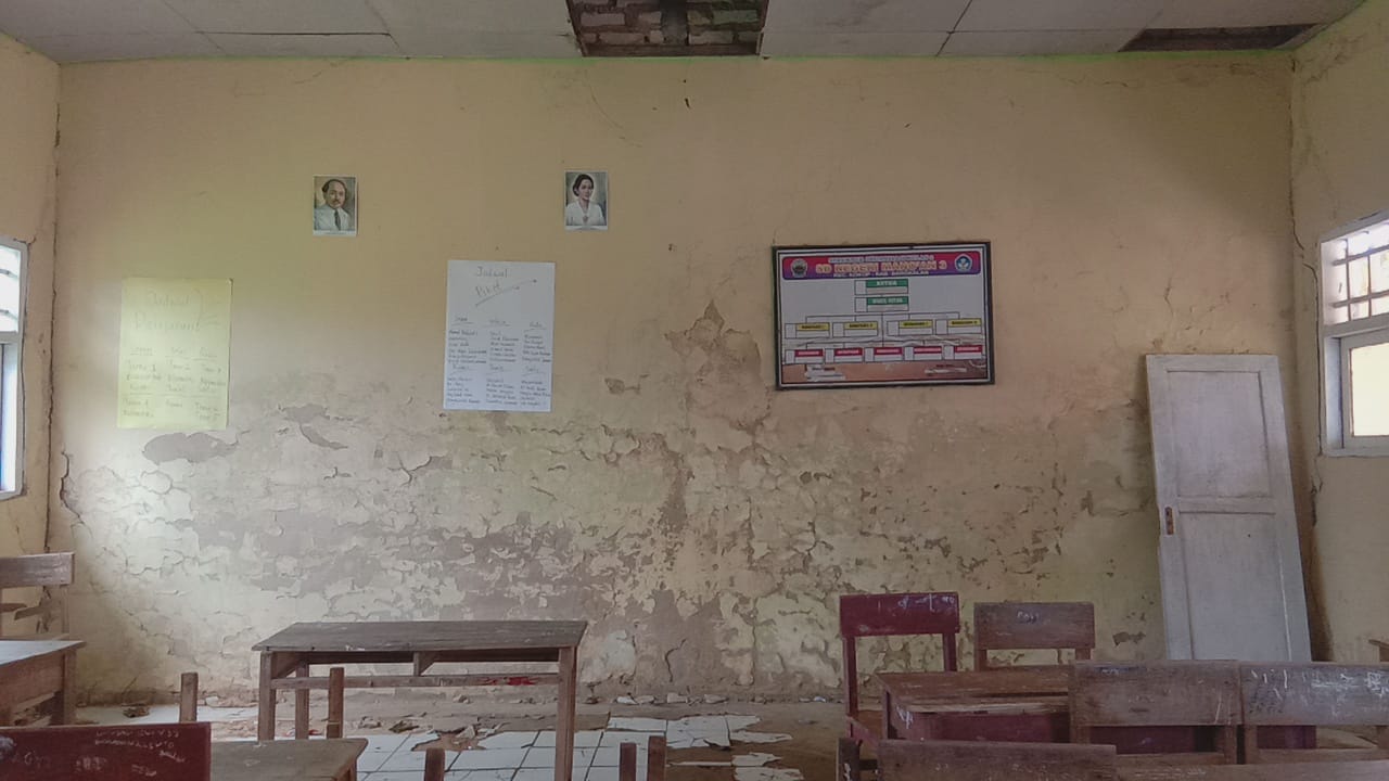 Disdik Bangkalan Biarkan Gedung Sekolah Rusak, Wali Murid Desak Guru Pulangkan Siswa