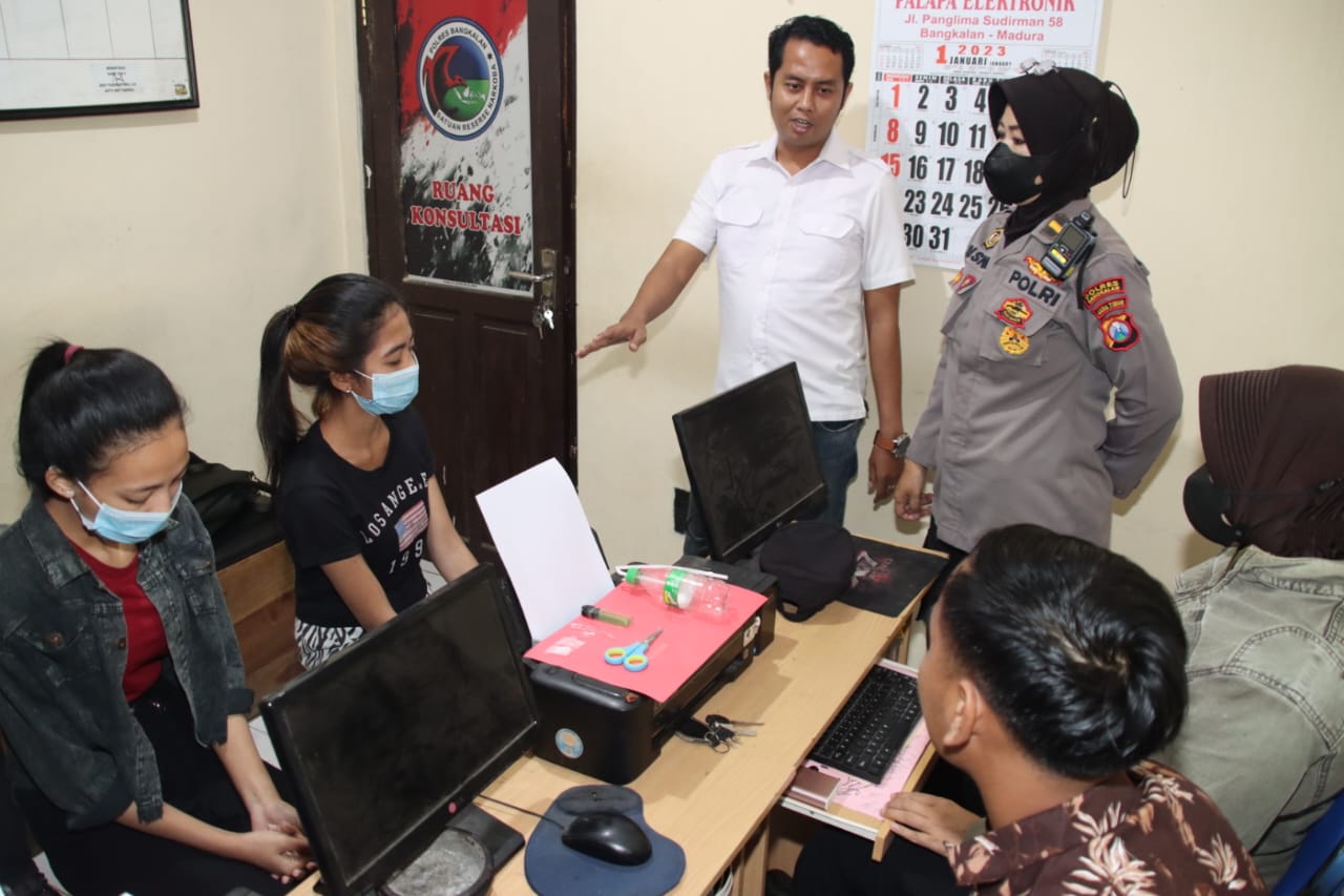 Dua Gadis Akui Pernah Disewa Laki-Laki Dengan Tarif 750 Ribu