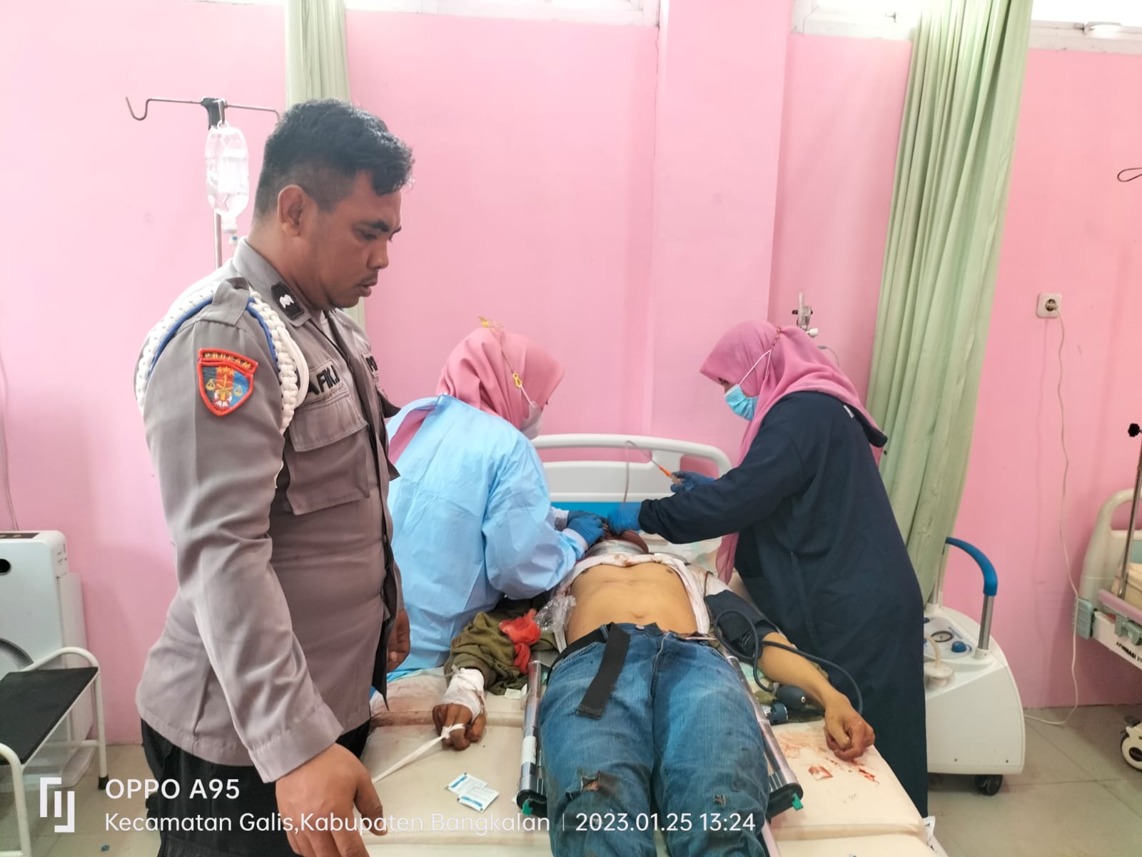Warga Kabupaten Gersik Adu Muncong Dengan Warga Sampang Mdura