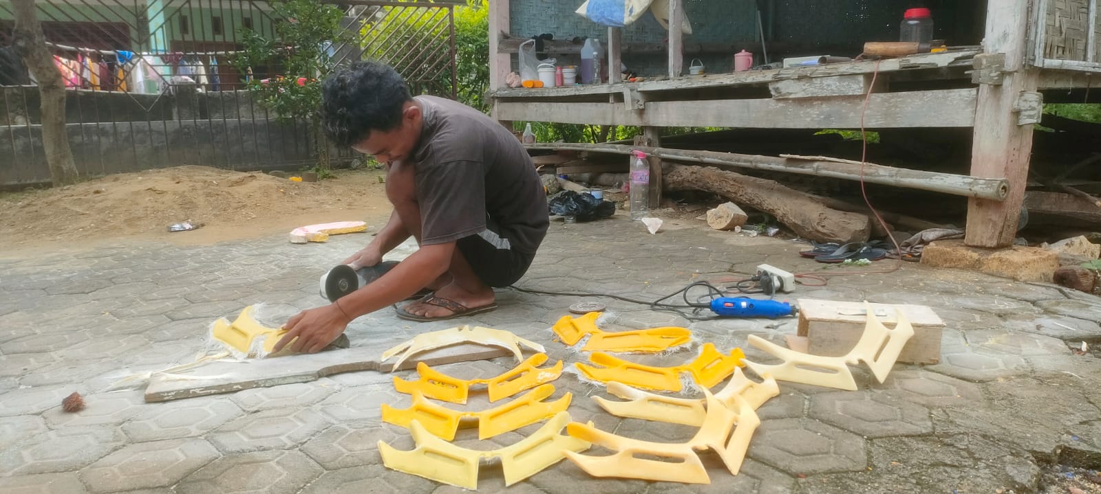 Kerajinan Fiberglass dan Proses Pembuatan