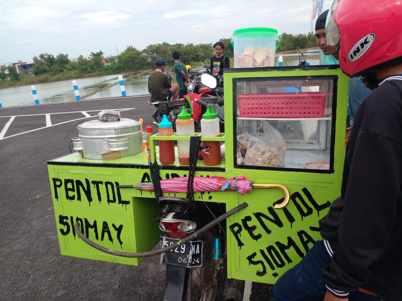 Berbisnis Berjualan Pentol Keliling Cukup Modal Ratusan Ribu