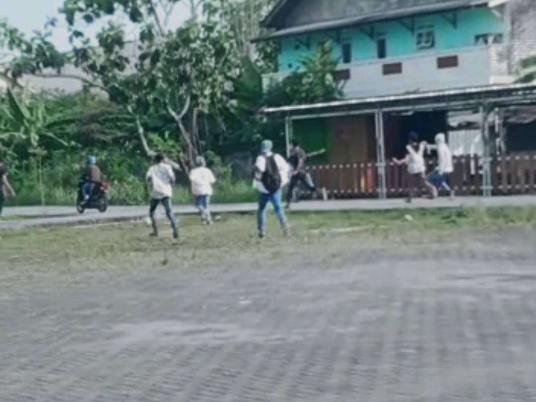 VIRAL, Video Aksi Tawuran Pelajar di Kota Sampang Beredar di Medsos Bikin Orangtua Was-was
