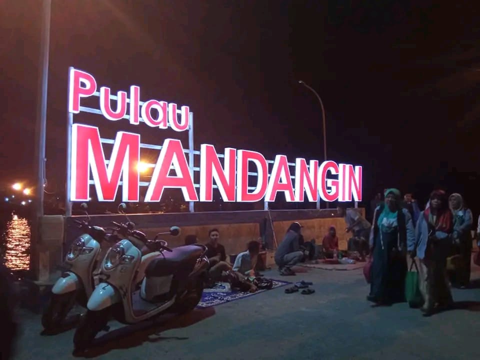 Pulau Mandangin Menyimpan Kekayaan Alam  Yang Wajib Dikunjungi Para Wisatawan