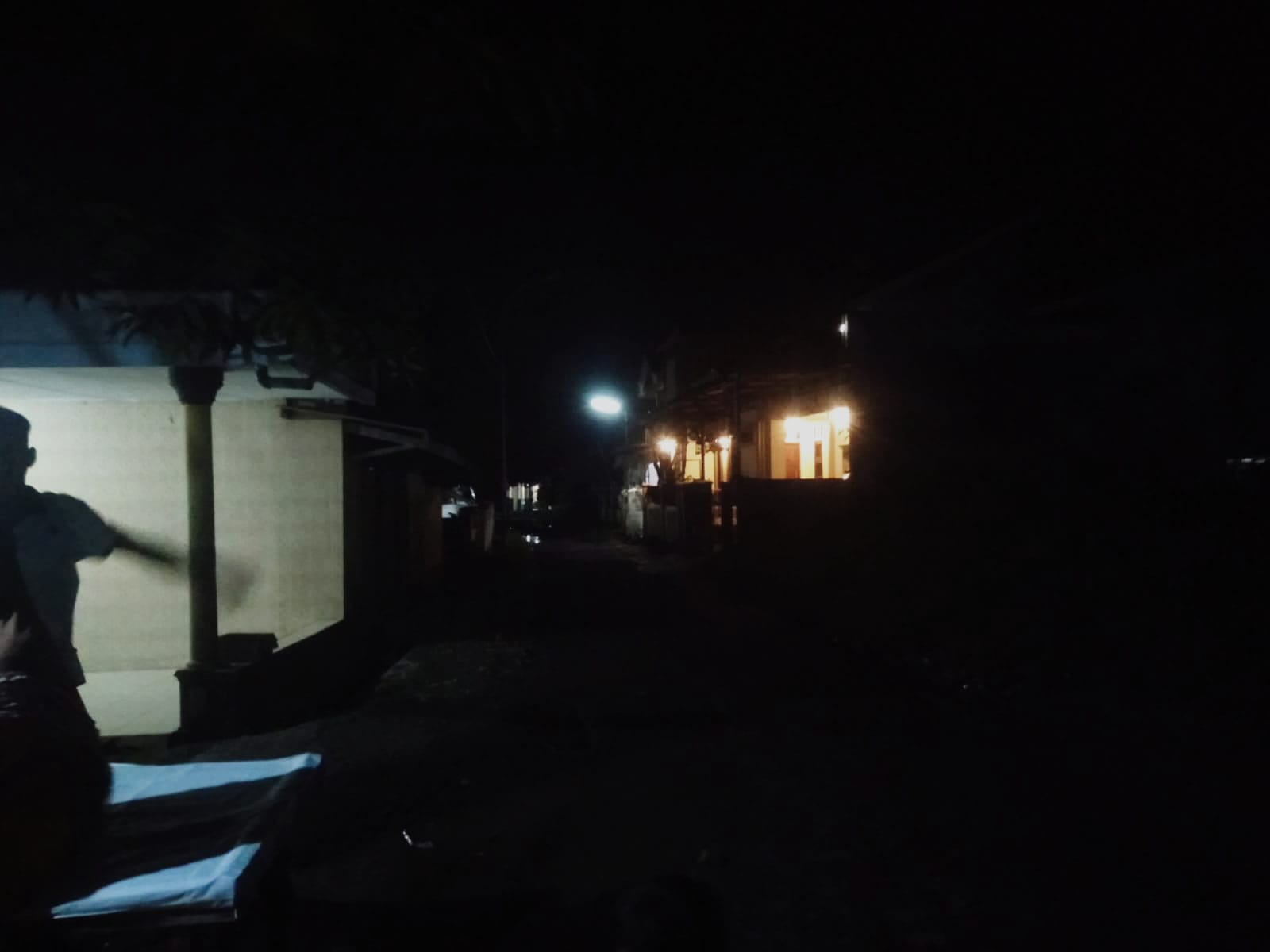 Imbas Proyek Pelebaran Jalan, JPU di Desa Torjun Tak Kunjung Hidup