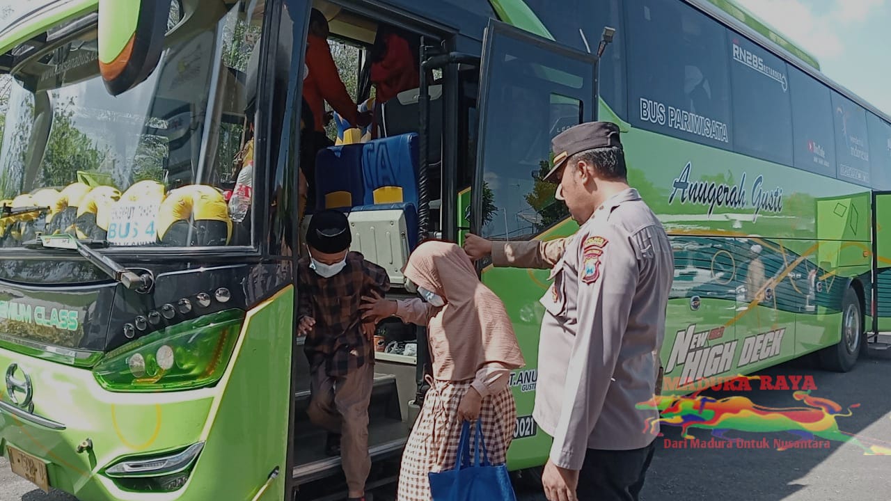 Penyintas Konflik Sunni-Syiah di Sampang Kembali Pulang Kampung Dari Rusunawa Sidoarjo