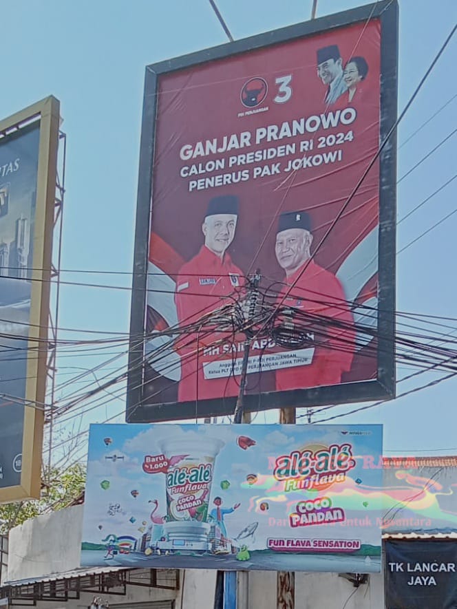 Tak Mengantongi Izin Baliho Ganjar Pranowo Dicopot Satpol PP