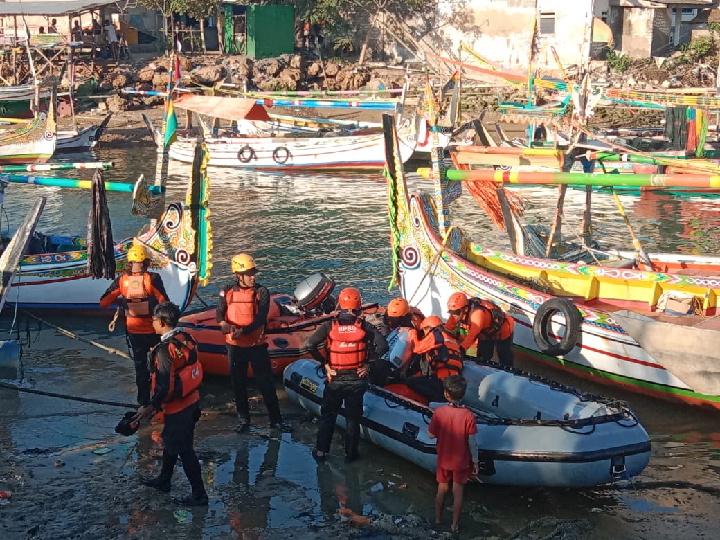 Hari Ke 2 Pencarian Nelayan di Pantai Lesong Sampang Belum Ditemukan