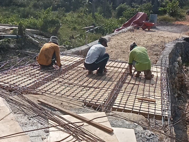 Pemerintah Terkesan Tutup Mata, Warga Inisiatif Perbaiki Jembatan Rusak Akibat Bencana