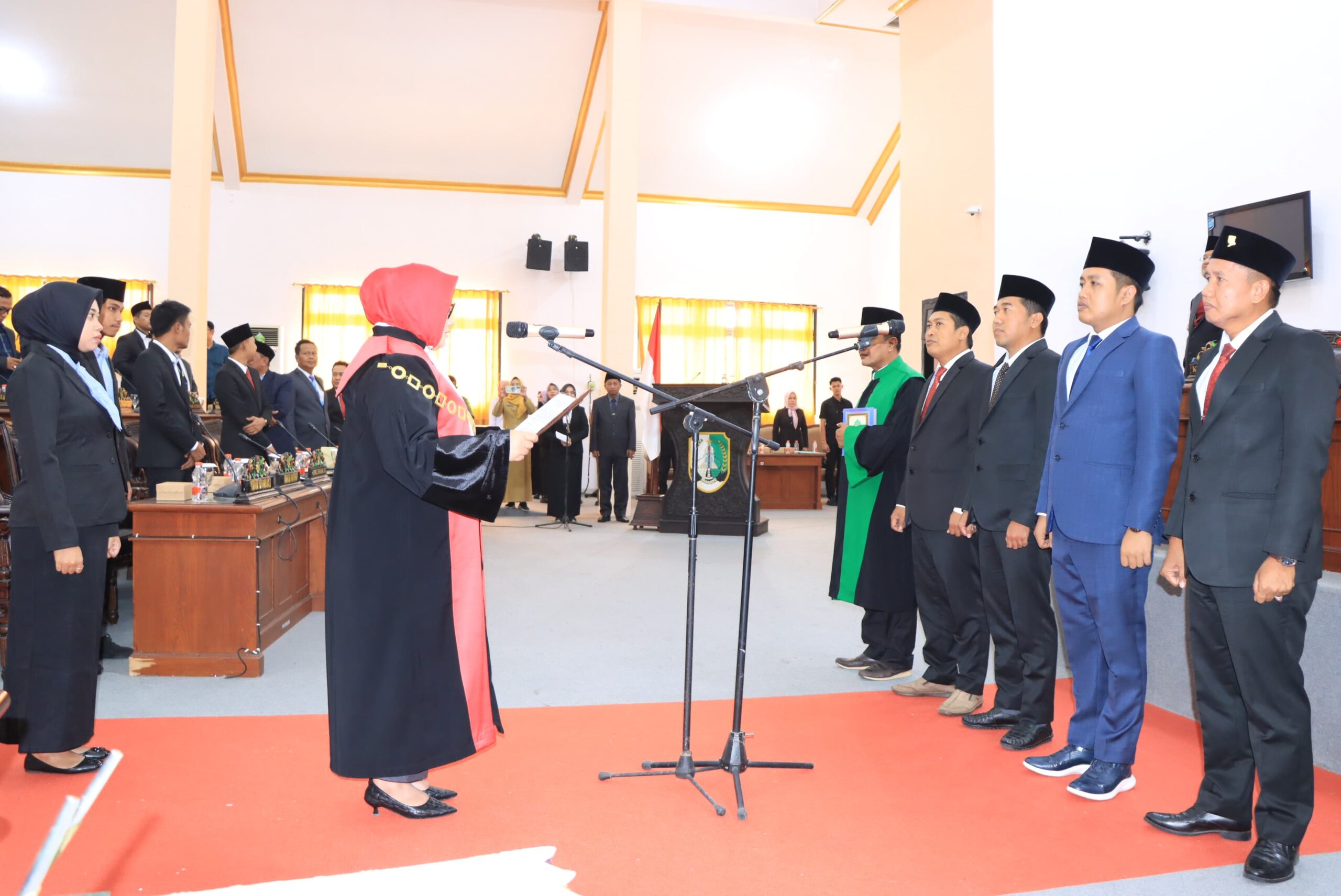 Pimpinan Definitif DPRD Sampang Resmi dilantik, Siap Terima Kritikan dan Saran
