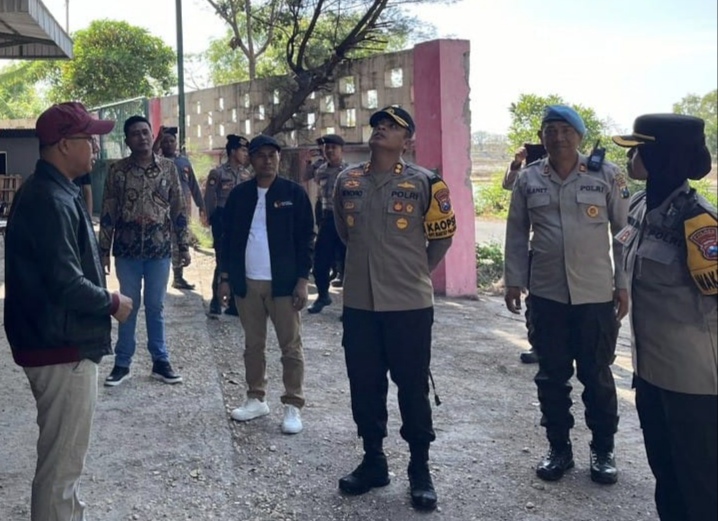 KPU Sampang Menerima Logistik Kotak Suara Pilkada Sampang