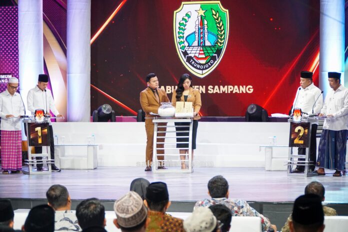 Adu Mekanik Dua Paslon Bupati dan Wakil Bupati Sampang di Debat Kedua