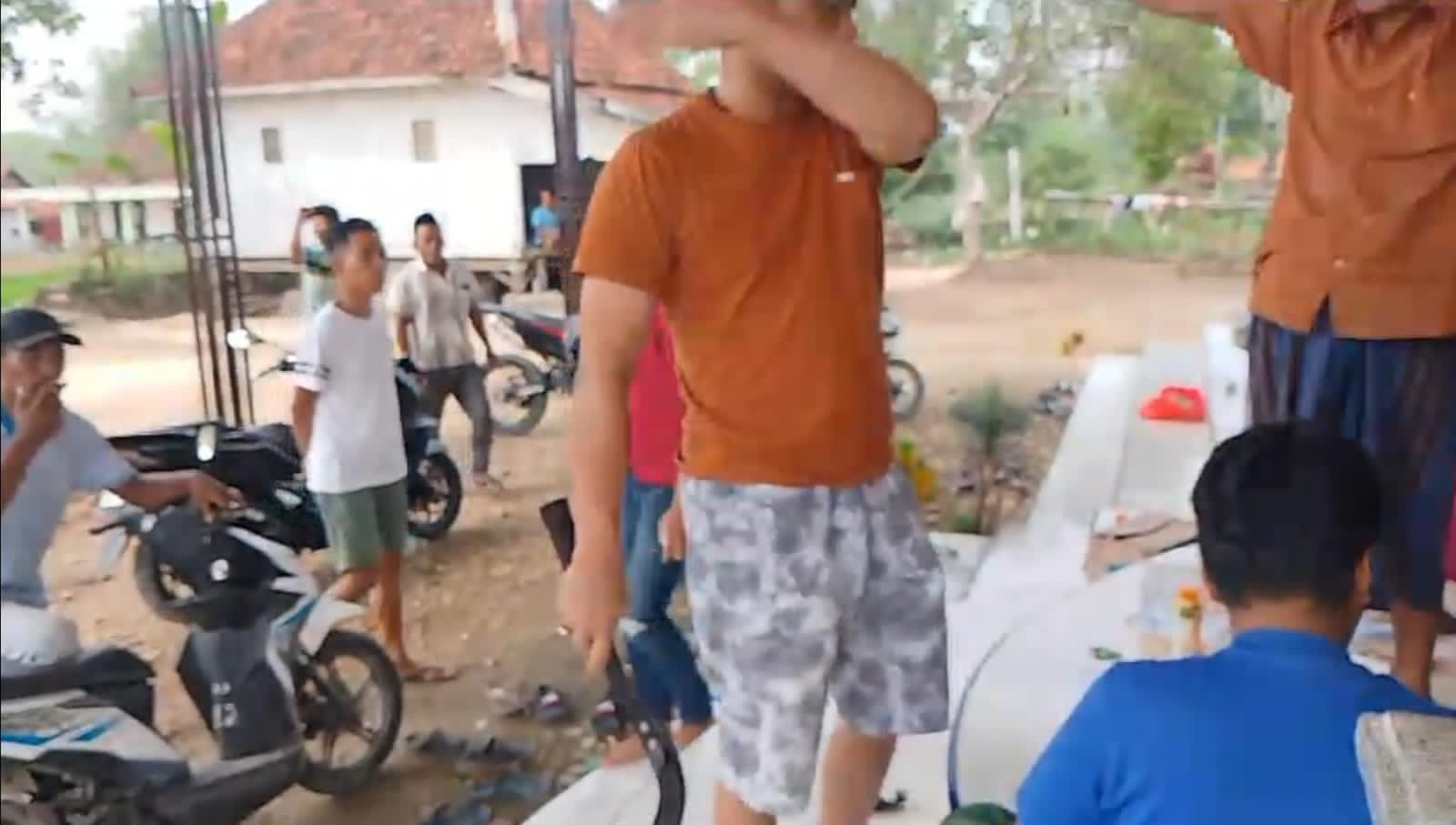 Terkesan Kebal Hukum, Oknum diduga Pendukung Paslon 01 Hendak Rampas C6 KWK di Sampang