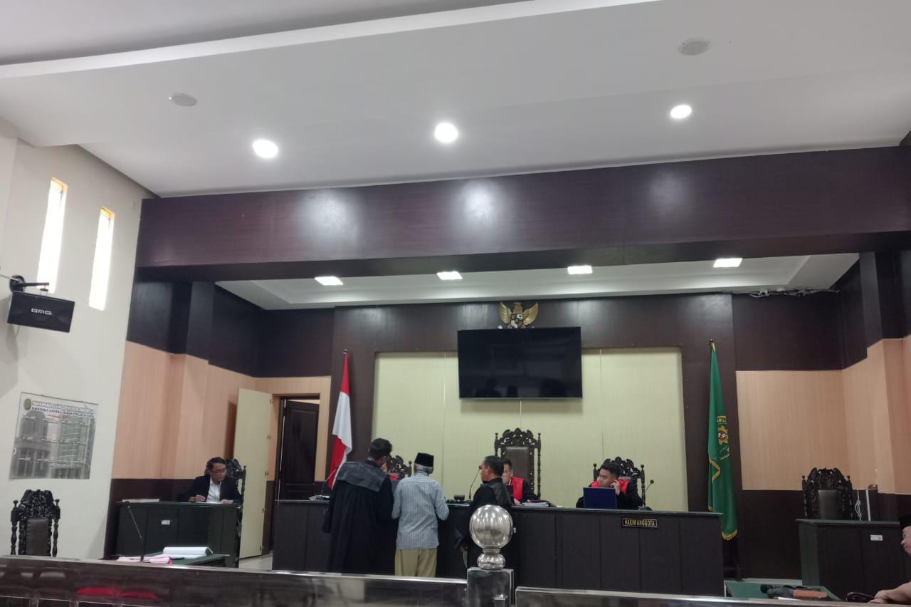 Diprotes Karena Jadwal Sidang di Pengadilan Negeri Sampang Sering Molor