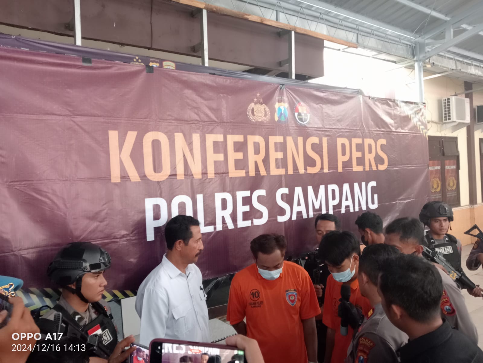 Dua Warga asal Probolinggo Diringkus Polisi, Paket Isi Sabu Disimpan Dalam Jok Mobil