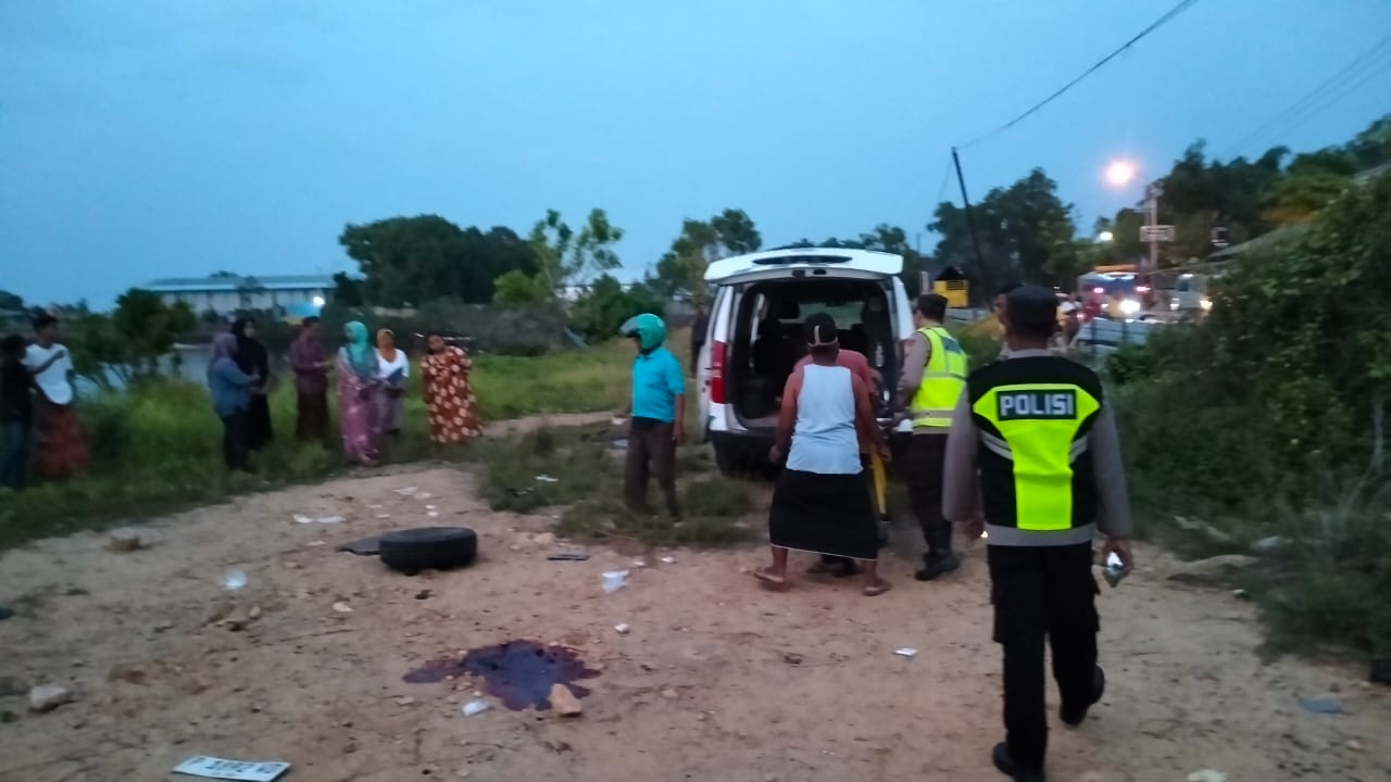 Anggota TNI Tewas, Hantam Pembatas, di Jalan Sejati Camplong Sampang