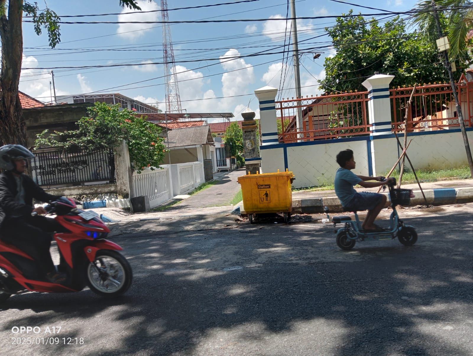Sampah Rumah Penyumbang PAD Terbesar DLH Perkim Sampang 2024