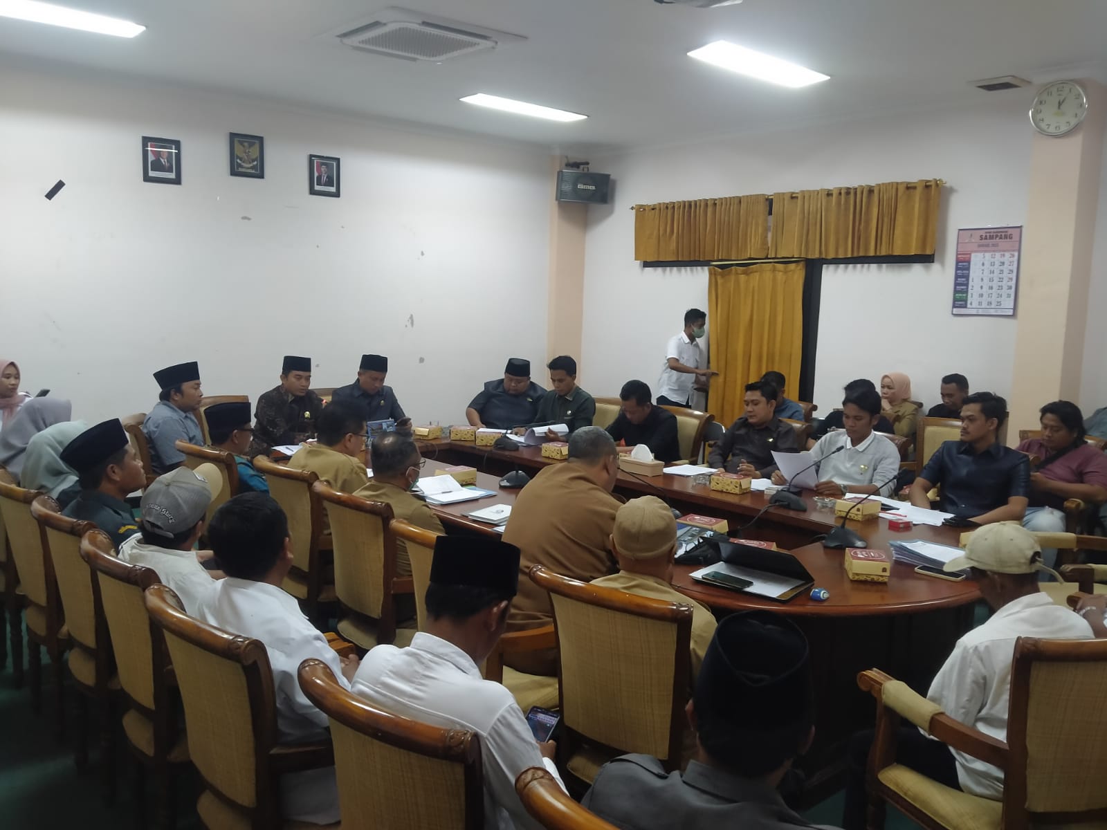 Guru Honorer Sampang Tolak Status PPPK Paruh Waktu, Wadul ke DPRD