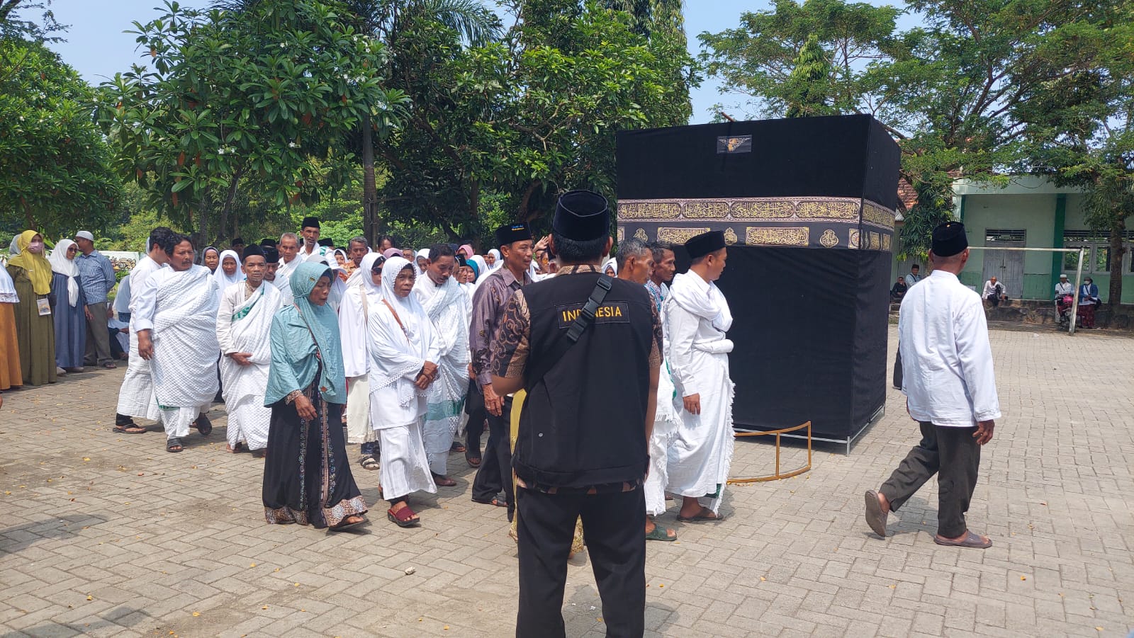 430 CJH Sampang Siap Menunaikan Ibadah ke Tanah Suci Mekkah