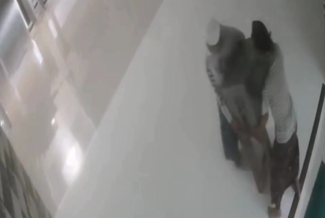 Pencurian Kotak Amal Masjid di Sampang Terekam CCTV