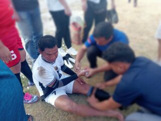 Benturan di Lapangan, Kapolres Sampang Harus Dilarikan ke Rumah Sakit
