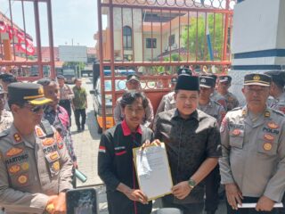 Mahasiswa Demo DPRD Sampang, Soroti Dugaan Pungli PTSL dan Desak Pembebasan BPHTB
