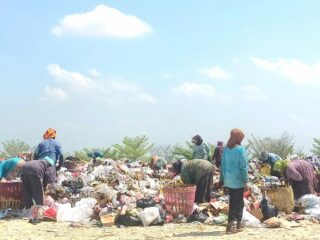 Keterbatasan Anggaran Jadi Alasan, Tiga Kecamatan Sampang Dibiarkan Tanpa Layanan Sampah