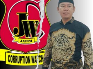 Caption foto: Ketua DPC JCW Sampang menegaskan sikap tegas terhadap oknum yang mencatut nama lembaga, disambut dukungan tokoh masyarakat Desa Buker.