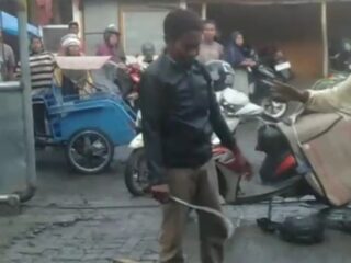 Gara-Gara Pintu Pasar, Tukang Parkir Dibacok Tukang Sayur di Srimangunan