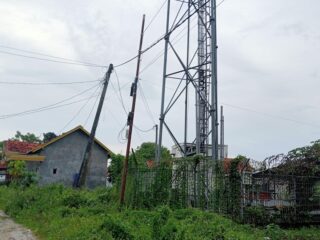 Kontribusi Nol, Risiko Tinggi: Tower PT CMI Jadi Sumber Kemarahan Warga Torjun