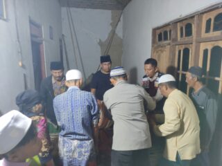 Pria 60 Tahun Ditemukan Tak Bernyawa Saat Beribadah di Masjid Al-Azhar Sampang