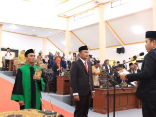 Drama PAW NasDem Berakhir: Jauhari Dilantik, Fathurrosi Lengser dari DPRD Sampang