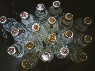 Nekat Edarkan Arak Saat Ramadhan, Polisi Sita 18 Botol di Kedungdung
