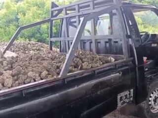 Warga Mandangin Geram, Material Batu Karang untuk Dapur MBG Dinilai Ancam Kelestarian Pesisir
